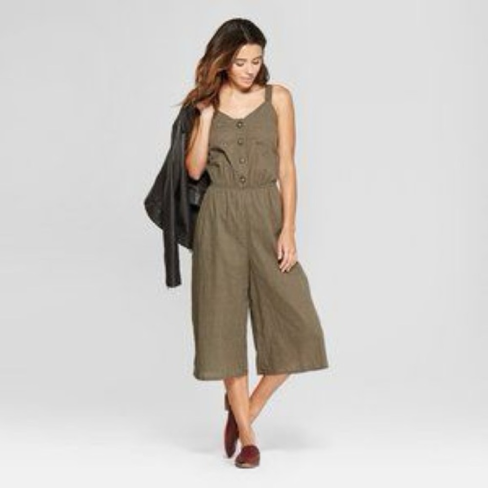 Universal Threads Green Capris Jumpsuit (Size S)